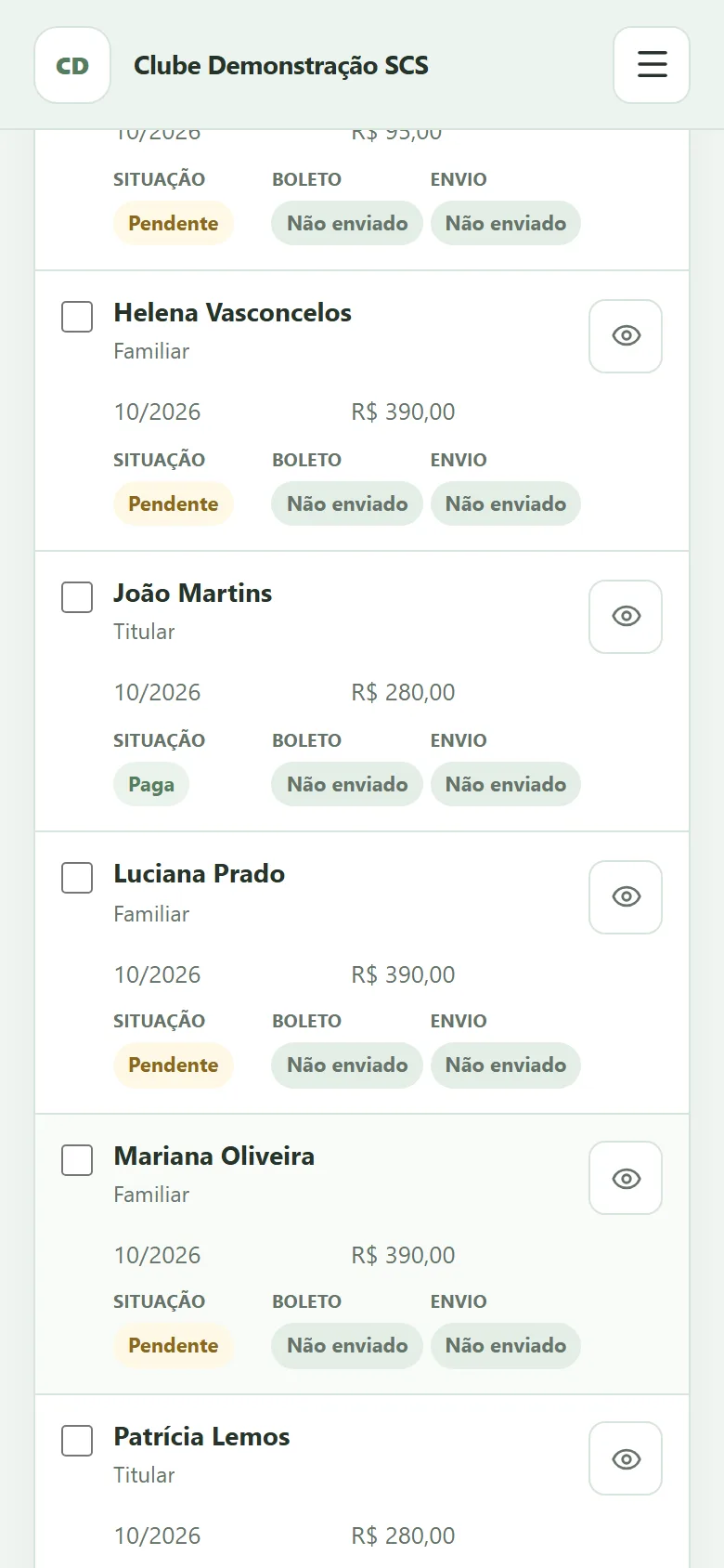 Cobranças do Ace Sócios no celular, em cards com associado, competência, valor e situação